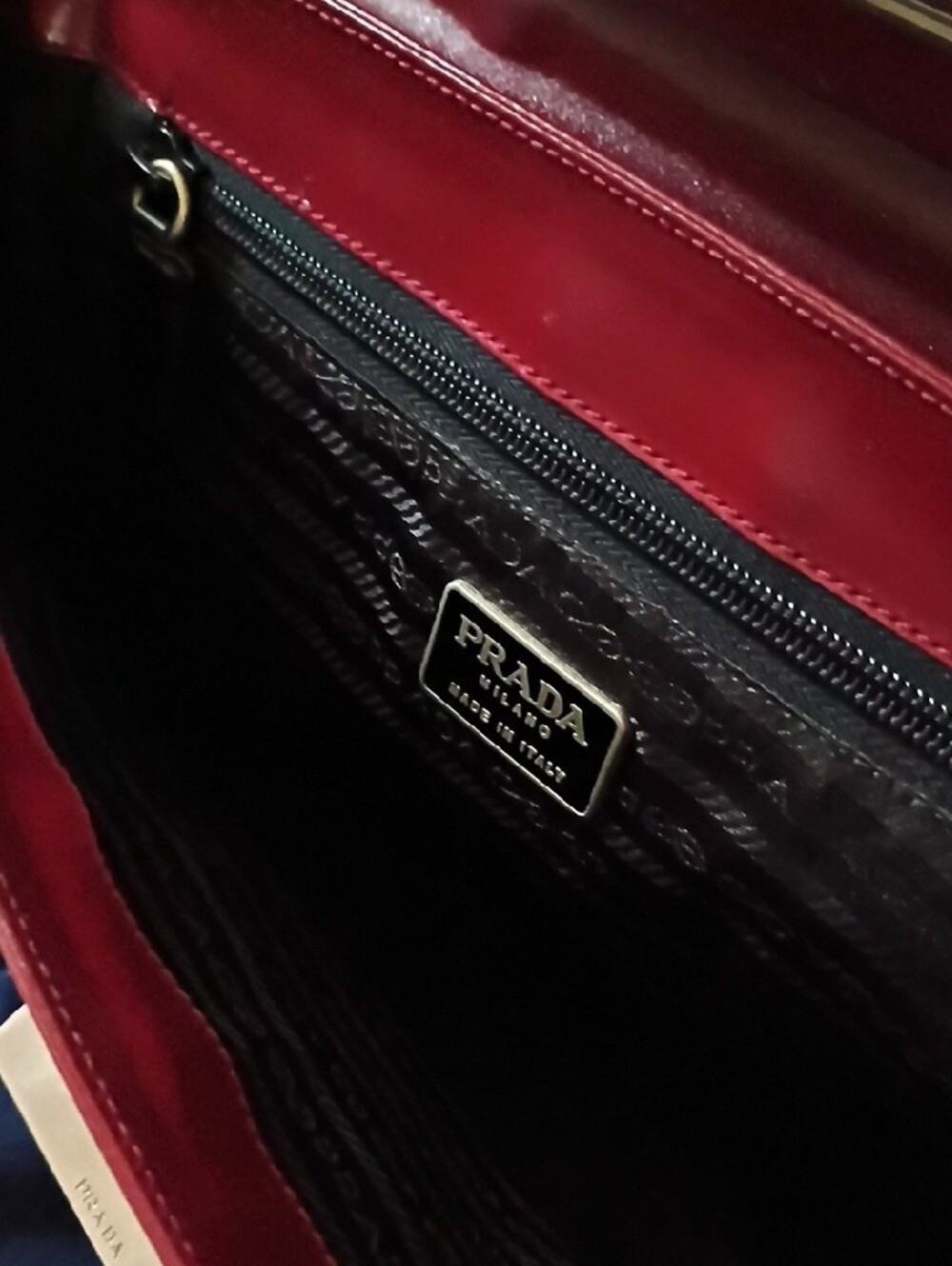 Prada Vitello Lissato Top Handle Bag in a rich Borolo (burgandy) - Picture 4 of 11